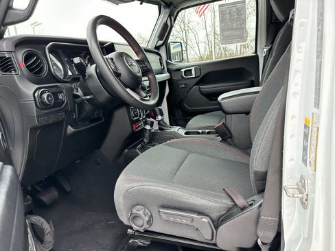 Used 2024 Jeep Wrangler Unlimited Rubicon image 7