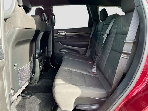Used 2021 Jeep Grand Cherokee Laredo image 22