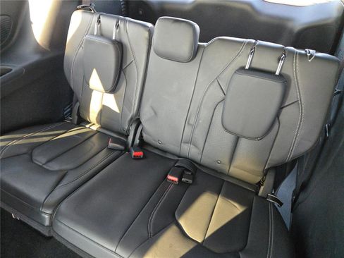 Certified 2021 Chrysler Pacifica Touring-L w/ Uconnect Theater Family Group image 22