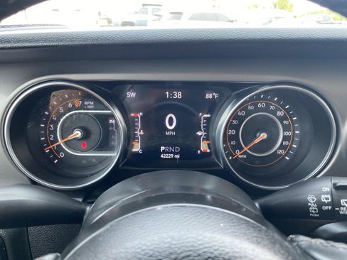 Used 2022 Jeep Wrangler Unlimited Sport AWD/4WD image 23