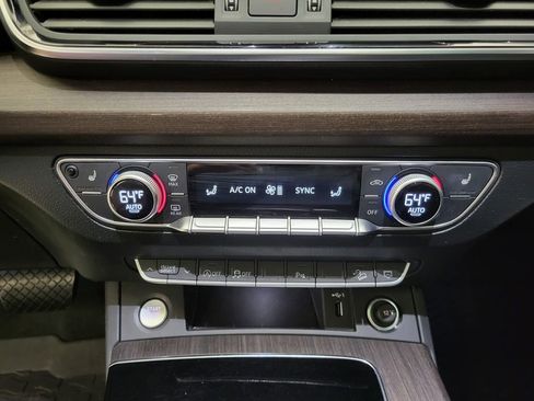 Used 2021 Audi Q5 2.0T Premium w/ Convenience Package image 8