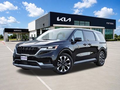 Used 2022 Kia Carnival EX