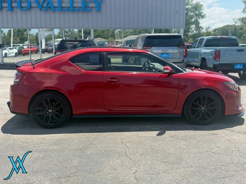 Used 2016 Scion tC FWD image 8