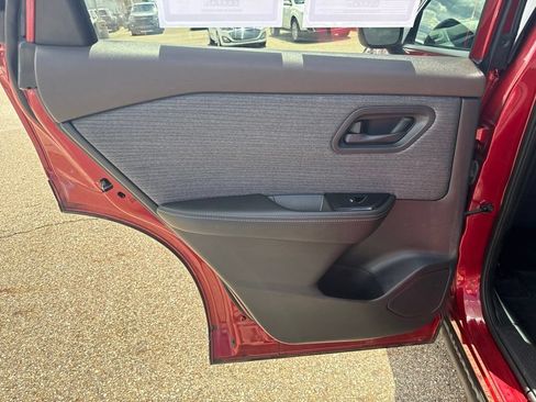 Used 2021 Nissan Rogue S FWD image 25