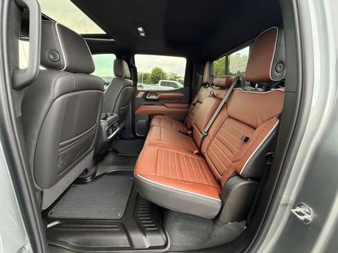 Used 2025 GMC Sierra 1500 Denali Ultimate AWD/4WD image 7
