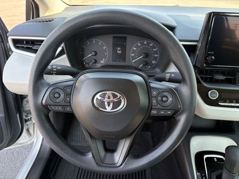 Used 2025 Toyota Corolla LE image 8