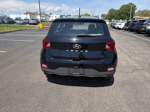 Used 2025 Hyundai Venue SEL FWD image 5