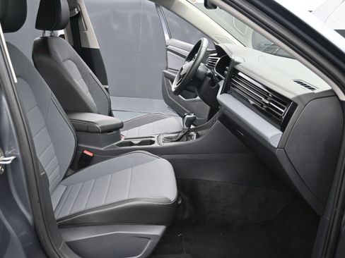 Used 2026 Volkswagen Jetta SE FWD image 24