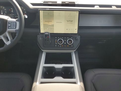 New 2026 Land Rover Defender 130 X-Dynamic SE AWD/4WD image 27
