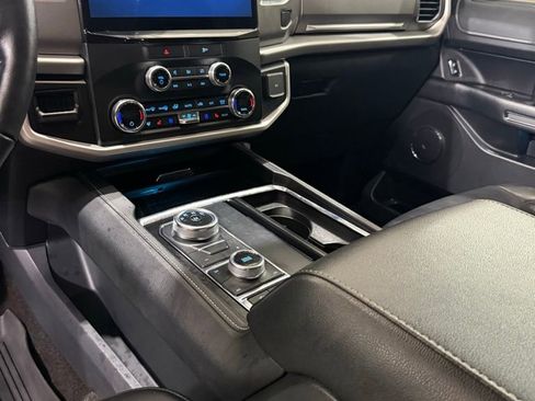 Used 2022 Ford Expedition XLT AWD/4WD image 12