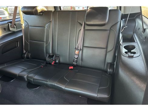 Used 2019 Chevrolet Suburban LT image 17