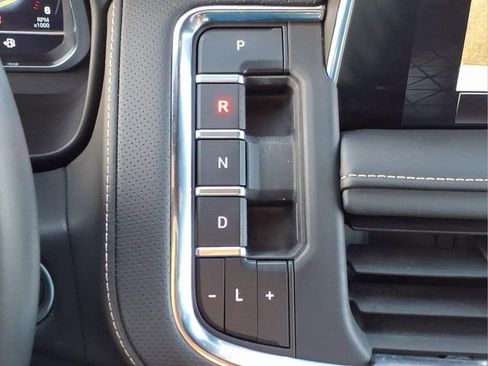 Used 2023 GMC Yukon SLT image 26