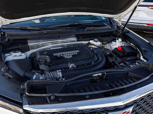 Used 2024 Cadillac XT4 Luxury w/ Trailering Package image 33