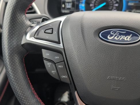 Used 2024 Ford Edge ST-Line w/ Class II Trailer Tow Package AWD/4WD image 15