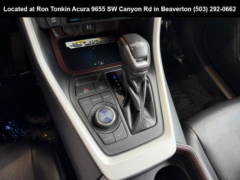Used 2019 Toyota RAV4 Limited w/ Advanced Technology Package AWD/4WD image 25
