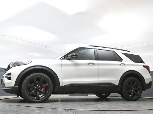 Used 2023 Ford Explorer ST w/ Equipment Group 401A AWD/4WD image 29