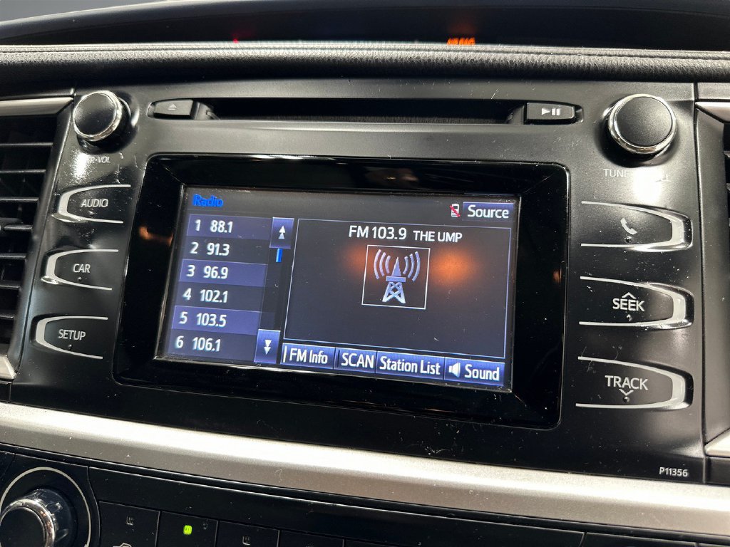 Used 2017 Toyota Highlander LE FWD image 20