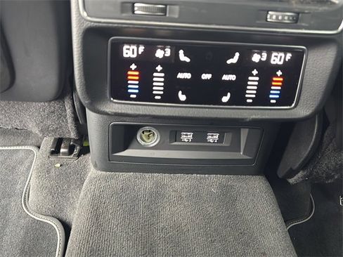 Used 2019 Audi Q8 Premium Plus w/ Premium Plus image 16