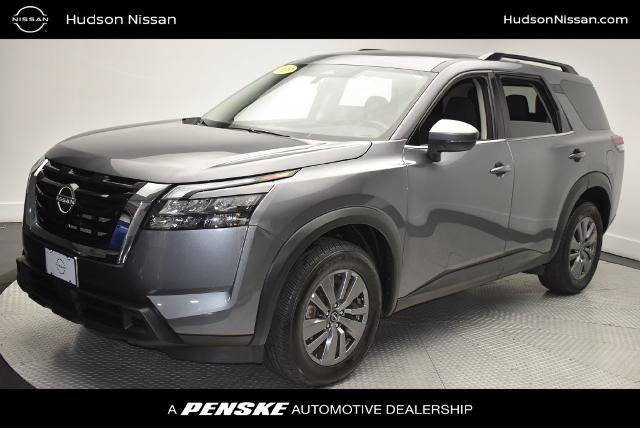 Certified 2025 Nissan Pathfinder SV FWD image 1