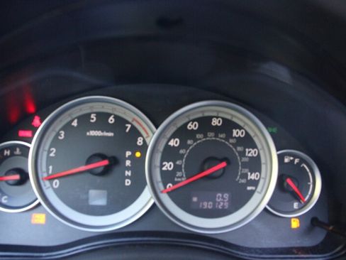 Used 2005 Subaru Outback 3.0R L.L. Bean AWD/4WD image 7