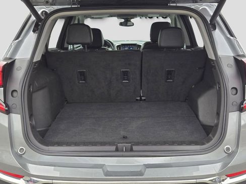 Used 2024 GMC Terrain SLT image 13