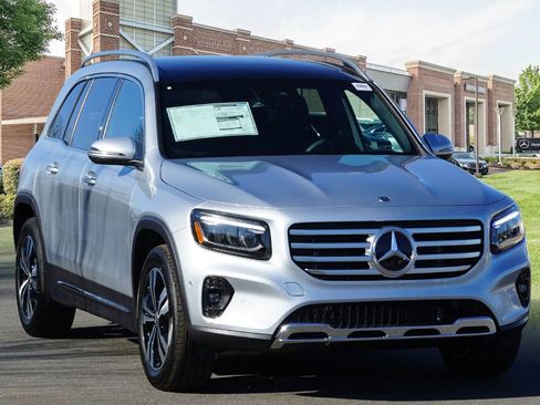 New 2026 Mercedes-Benz GLB 250 image 3