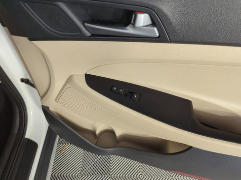 Used 2017 Hyundai Tucson SE image 33