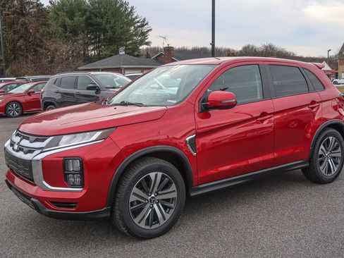 Used 2022 Mitsubishi Outlander Sport SE image 1