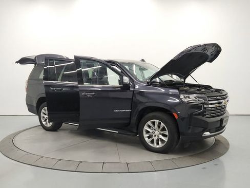 Used 2023 Chevrolet Suburban Premier RWD image 9