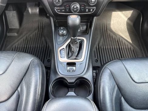 Used 2014 Jeep Cherokee Limited w/ Luxury Group AWD/4WD image 15