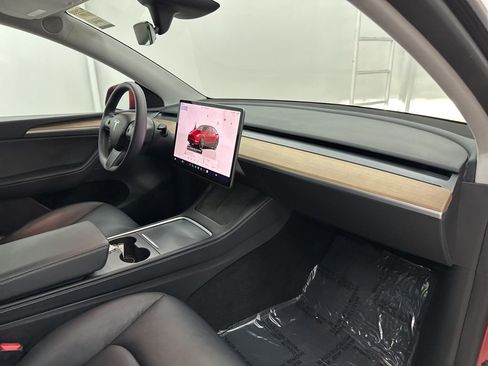 Used 2023 Tesla Model Y Long Range image 24