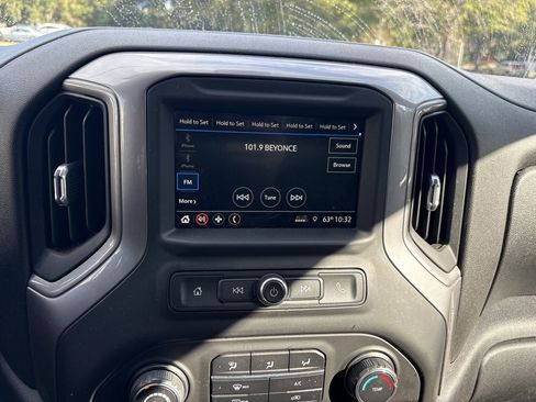 Used 2019 Chevrolet Silverado 1500 Custom w/ Custom Value Package image 11