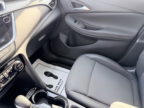 Used 2023 Buick Encore GX Select w/ Safety Package II image 29