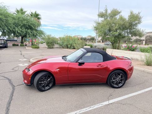 Used 2016 MAZDA MX-5 Miata Club RWD image 4