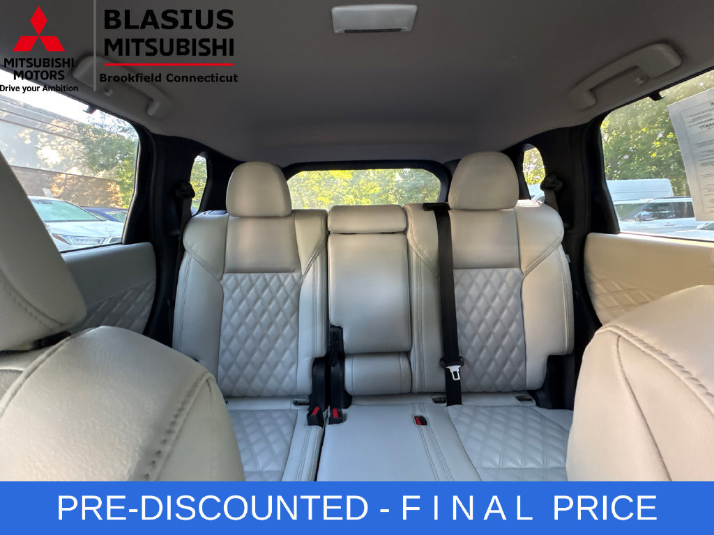 Used 2024 Mitsubishi Outlander SEL AWD/4WD image 40