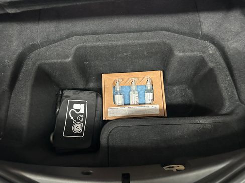 Used 2018 Jaguar F-TYPE R image 13