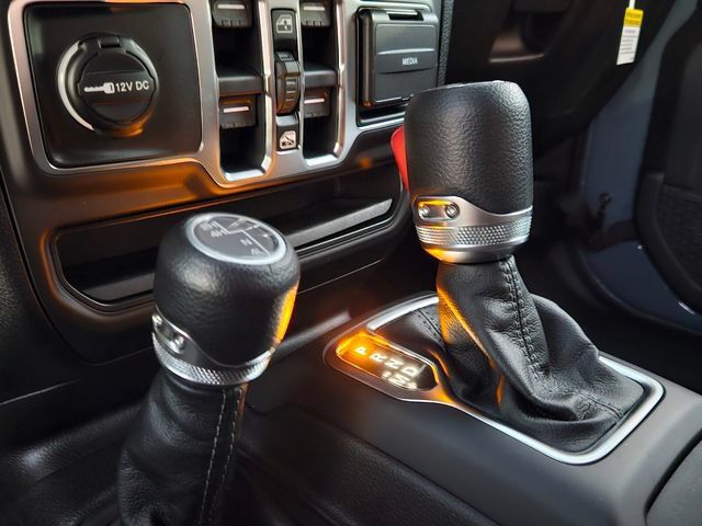 New 2026 Jeep Wrangler Unlimited Sahara AWD/4WD image 9