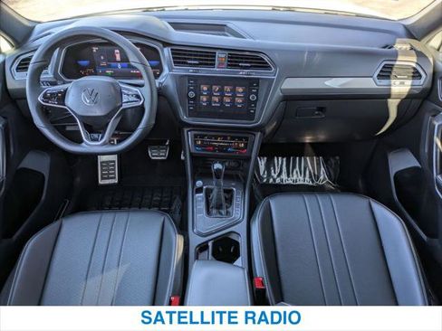 Used 2022 Volkswagen Tiguan SE R-Line image 21