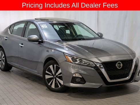 Used 2019 Nissan Altima 2.5 SV FWD image 1