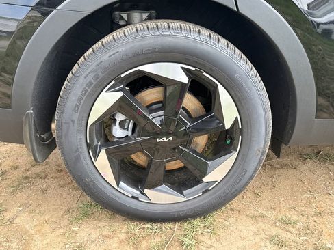 New 2025 Kia Sorento EX image 17