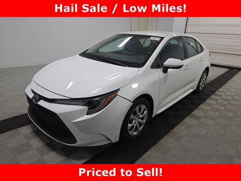 Used 2021 Toyota Corolla LE image 1