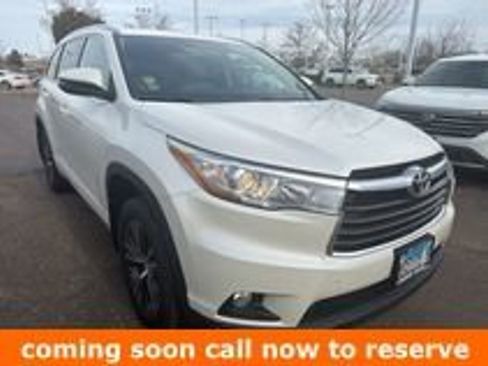 Used 2016 Toyota Highlander XLE image 1