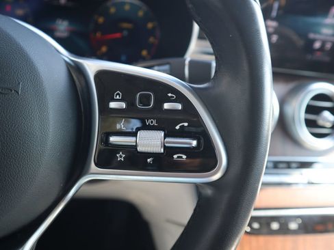 Certified 2022 Mercedes-Benz GLC 300 GLC 300 w/ Premium Package Lite image 18