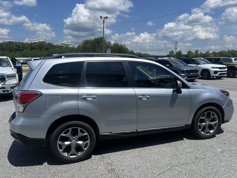 Used 2017 Subaru Forester 2.5i Touring AWD/4WD image 7