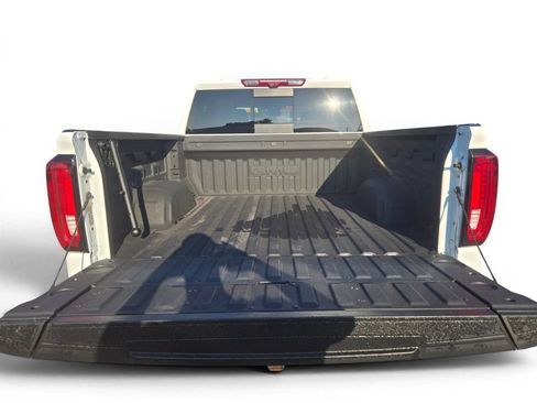 Used 2025 GMC Sierra 1500 AT4 w/ AT4 Premium Package AWD/4WD image 5