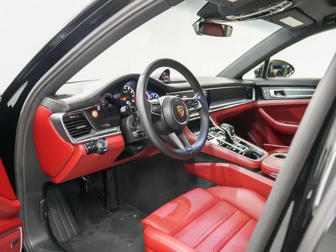 Certified 2023 Porsche Panamera 4 Platinum Edition AWD/4WD image 4