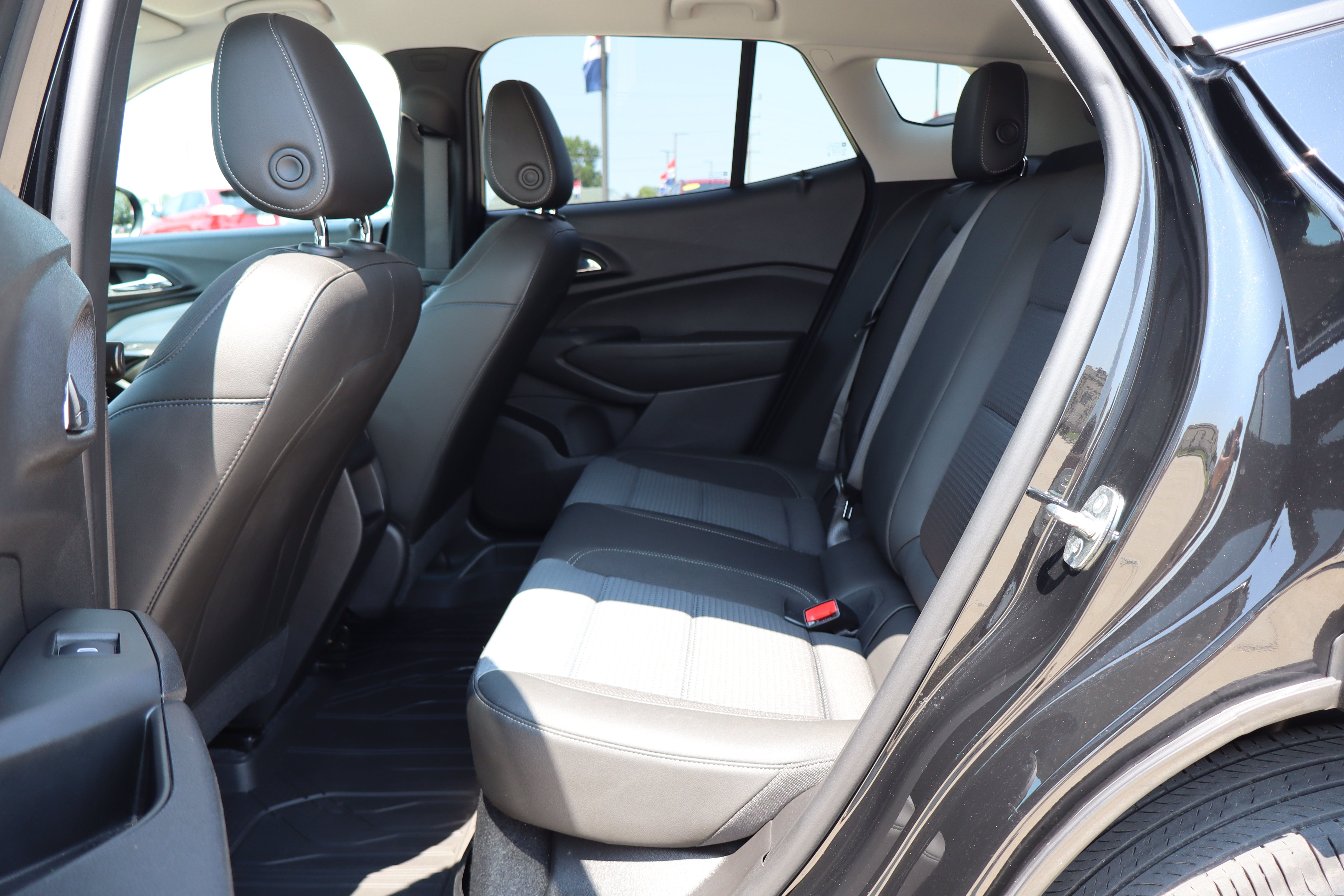 Used 2024 Chevrolet Trax LT w/ Driver Confidence Package FWD image 10