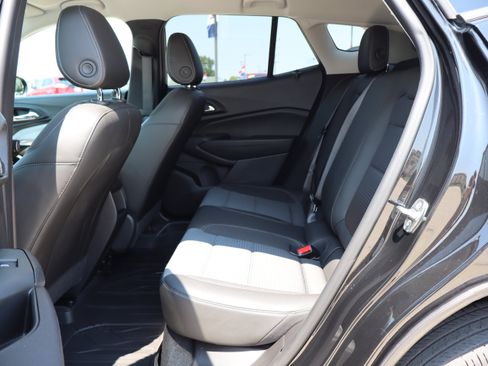 Used 2024 Chevrolet Trax LT w/ Driver Confidence Package FWD image 10