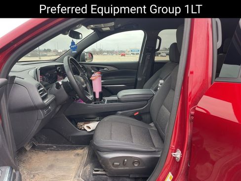 Used 2024 Chevrolet Traverse LT w/ Trailering Package image 12