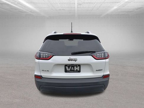Used 2019 Jeep Cherokee Latitude Plus AWD/4WD image 3